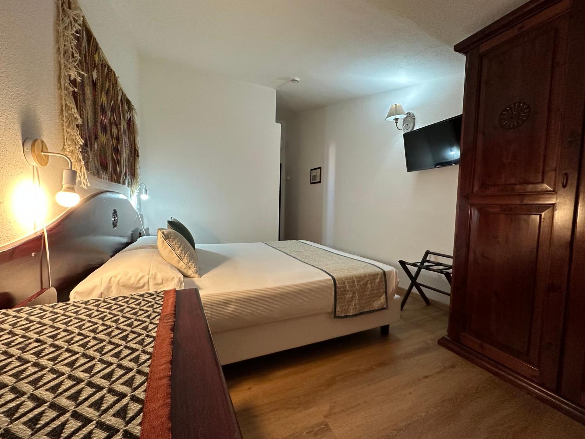 Hotel S'Ortale Con Parcheggio Interno E Ristorante All'Aperto Orosei Luaran gambar